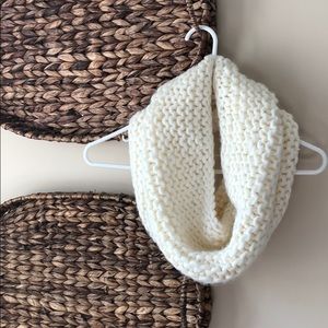 🌨 TALBOTS Infinity Scarf